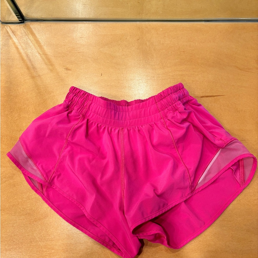 Lululemon Hotty Hot Short 2 inch size 4 pink